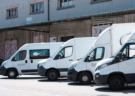 Lastwagen Infinity Transport